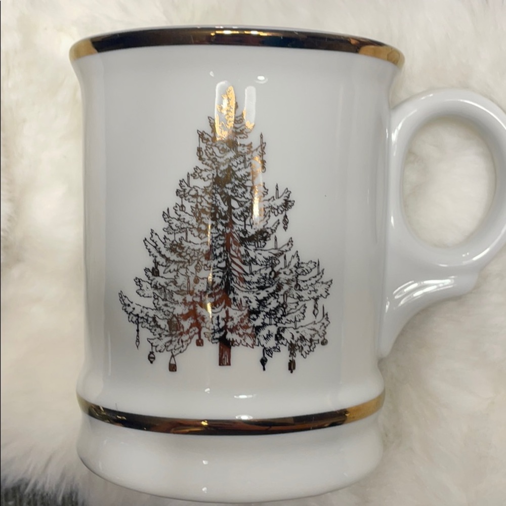 William Sonoma golden Christmas mug